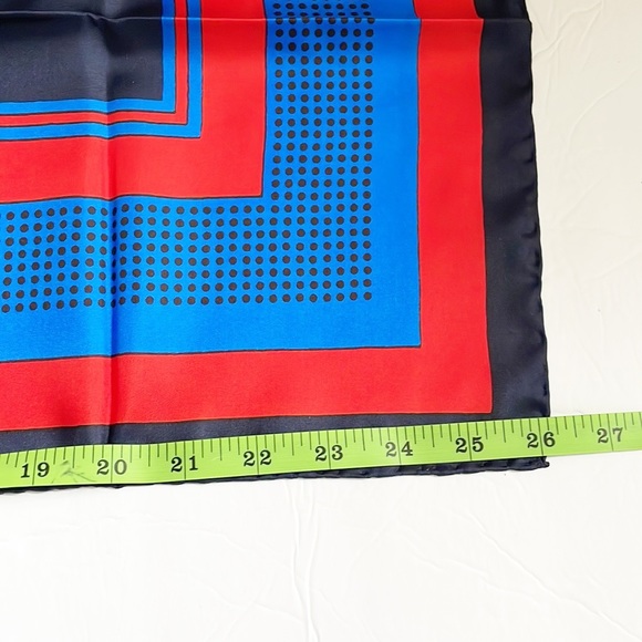 YSL YVES SAINT LAURENT SILK SCARF  GEOMETRIC PRINT  26x26 - Picture 6 of 9